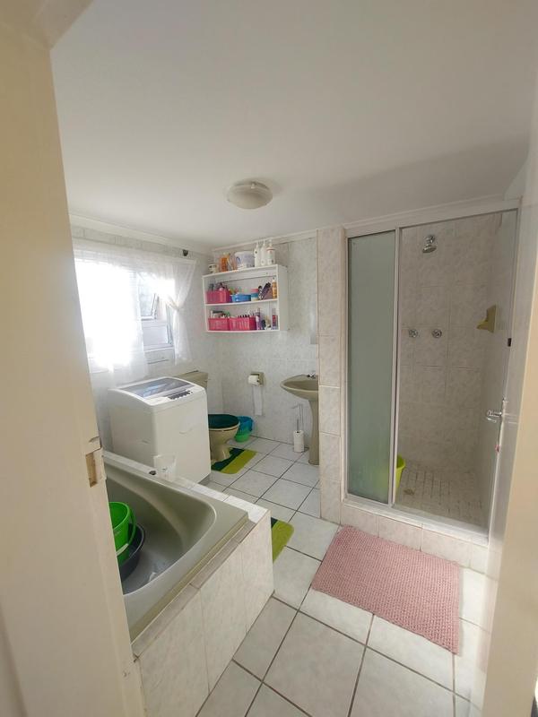 To Let 2 Bedroom Property for Rent in Goodwood Central Western Cape